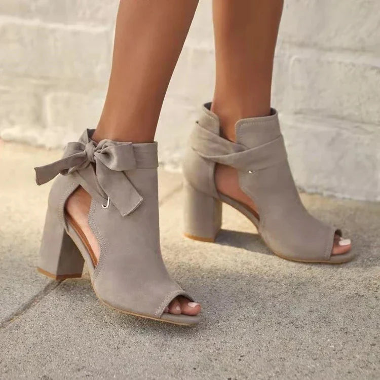 Gabrielle | Femme Escarpins Femme à Talons Épais avec Découpe Élégante 6