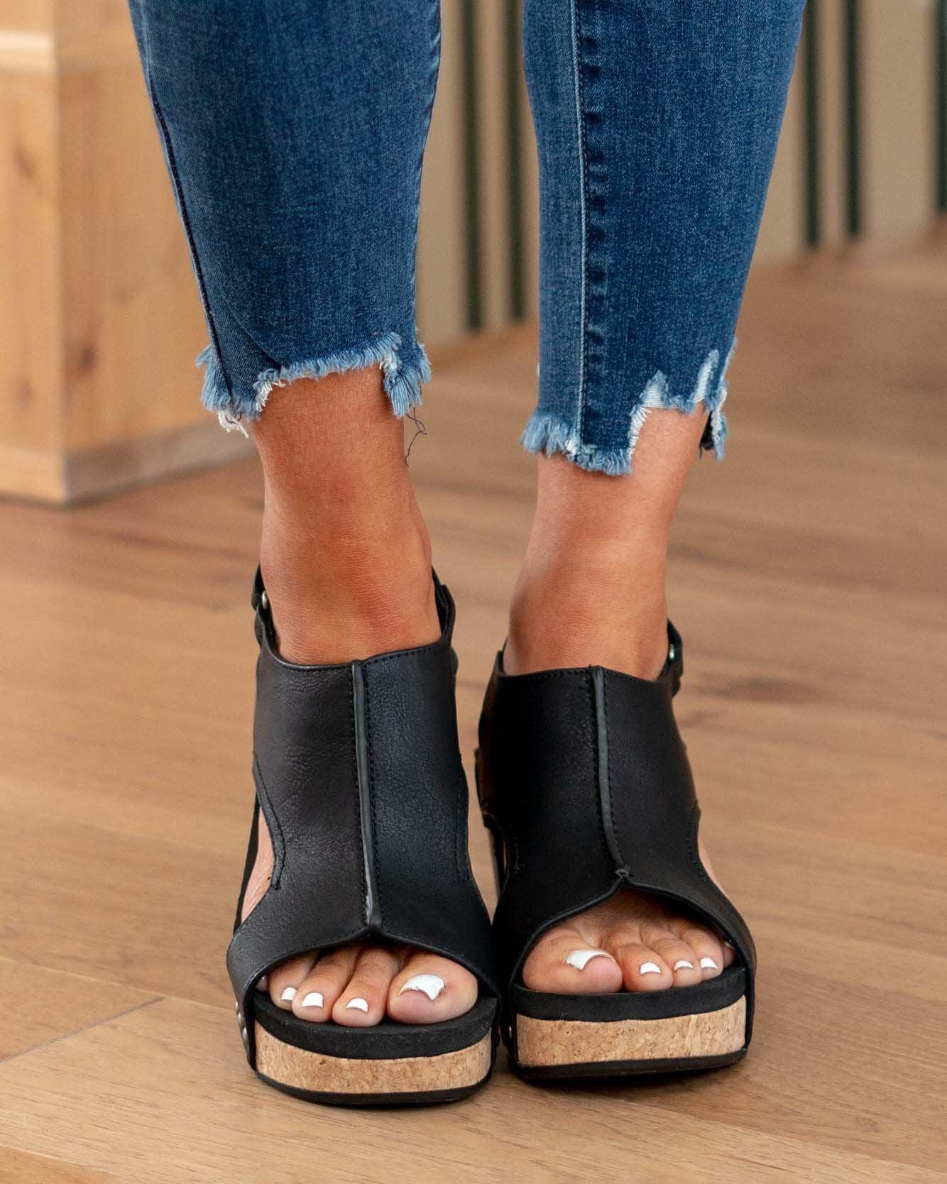 https://cdn.shopify.com/s/files/1/0762/5857/4660/files/marco-keilabsatz-sandalen-mit-mittelhohem-absatz-amodafashion-de-4_c6cd0942-821f-4217-b099-5a15cb4073f5.jpg