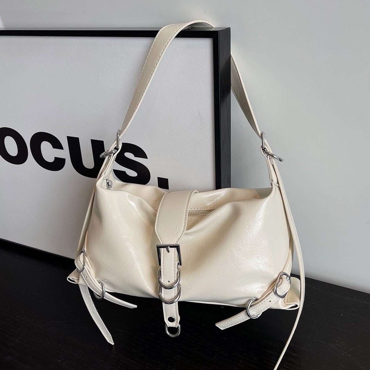 Gabrielle | Femme Sac Porté Épaule en Cuir Synthétique avec Bandoulière Réglable 4