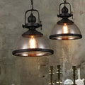 luminaires-suspendus-en-verre-et-fer-au-style-industriel-retro-antique