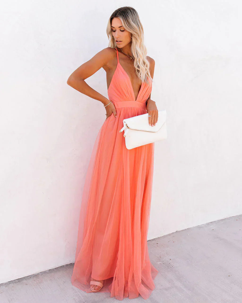 https://cdn.shopify.com/s/files/1/0762/5857/4660/files/petaldustmaxidressapricot02.webp?v=1722926269