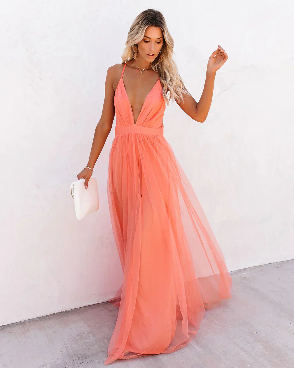 https://cdn.shopify.com/s/files/1/0762/5857/4660/files/petaldustmaxidressapricot14.webp?v=1722926268