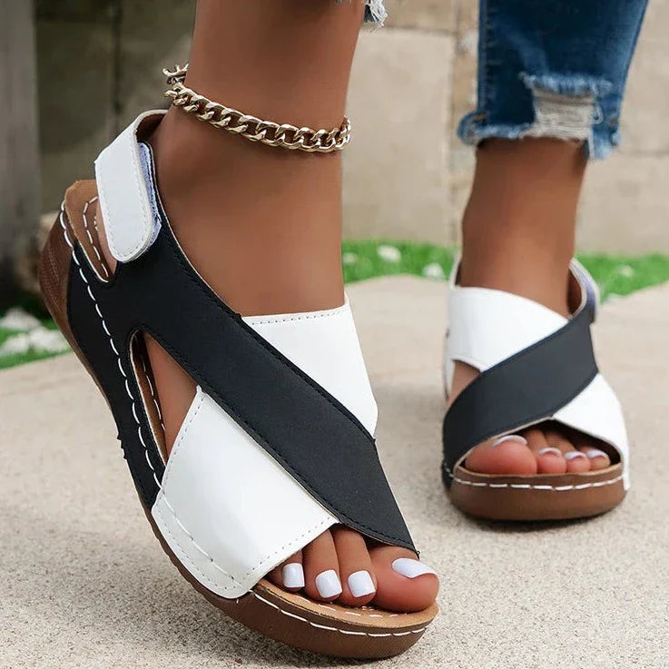 Gabrielle | Femme Sandales Compensées Élégantes à Panneaux en Cuir 1
